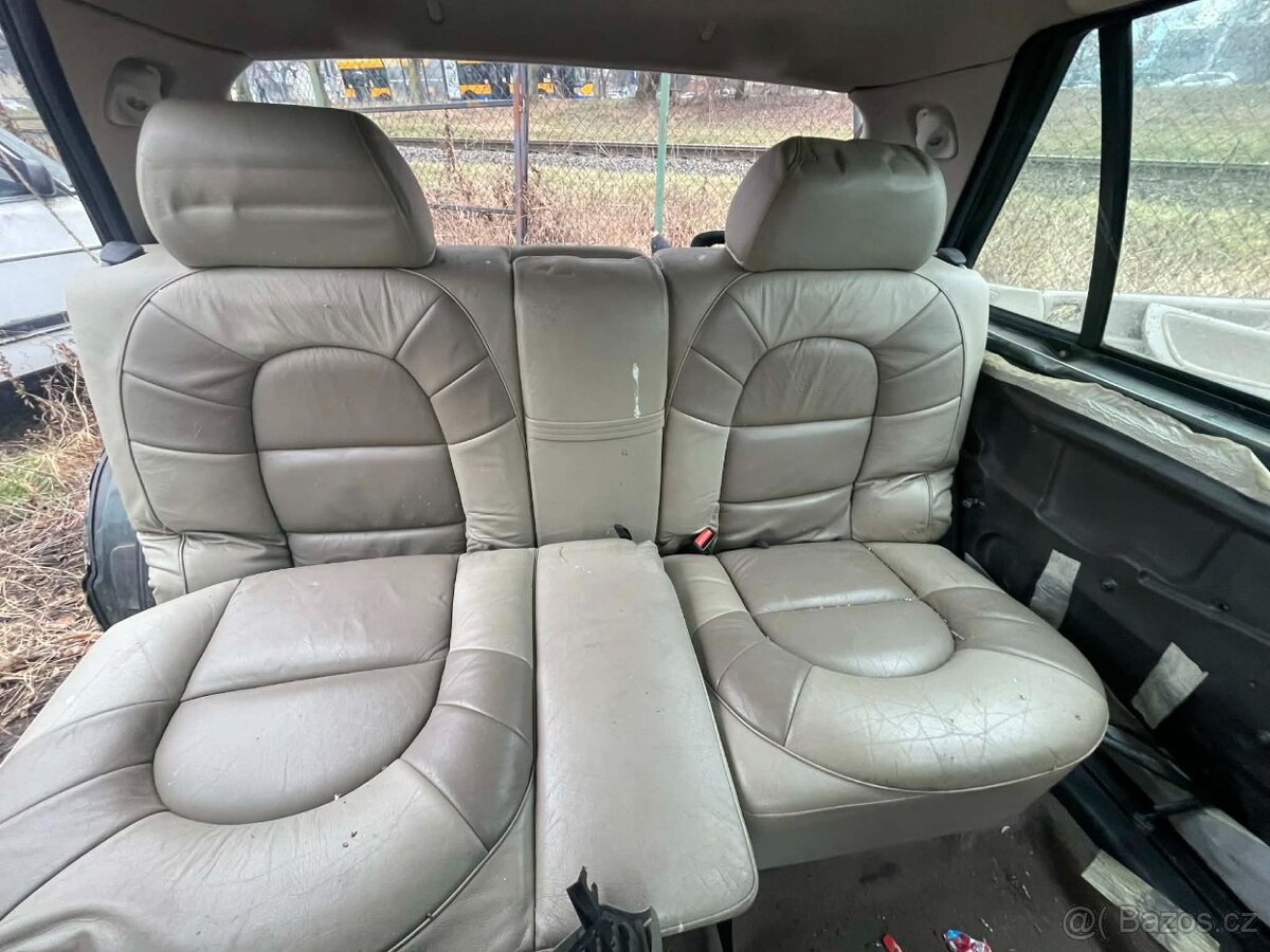 Saab 9000 Anniversary na díly - 8