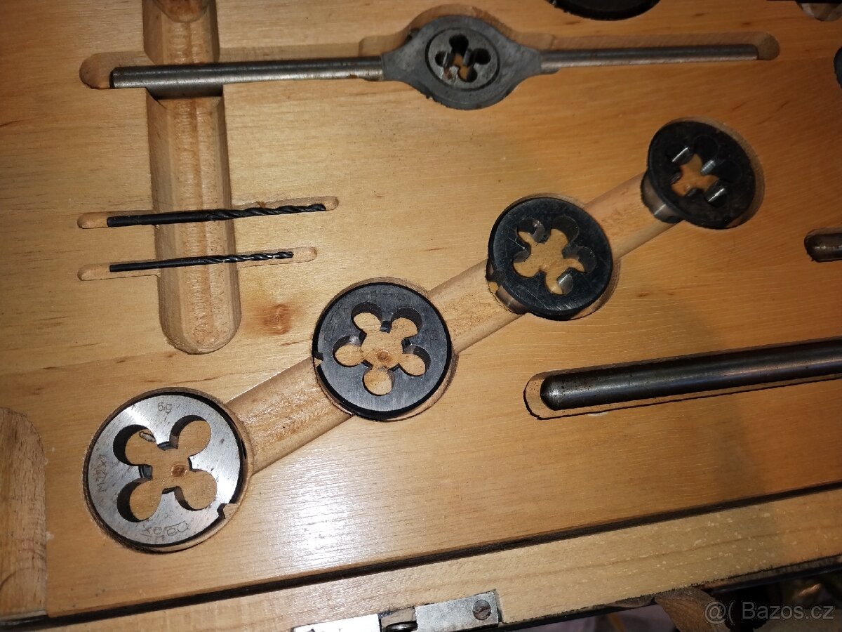 Narex sada závitnikov - 8