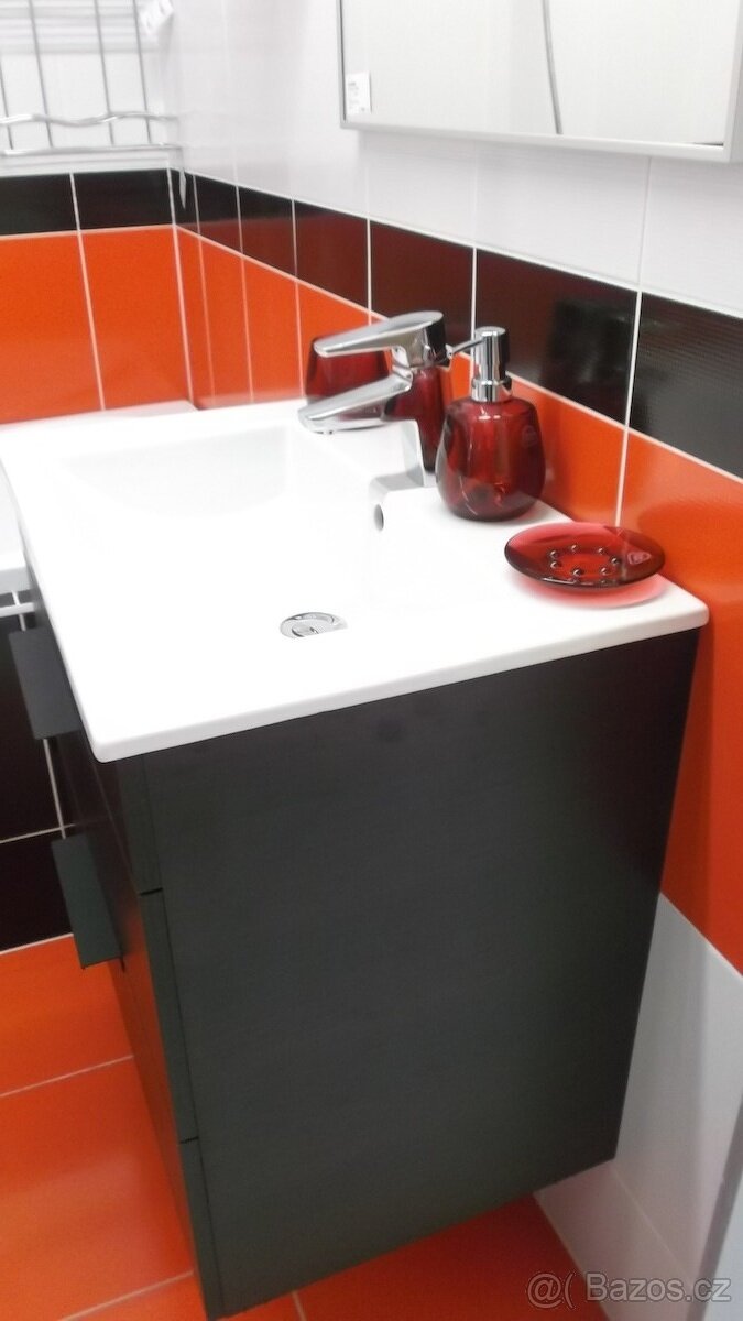 Skříňka s umyvadlem - SLEVA - 8