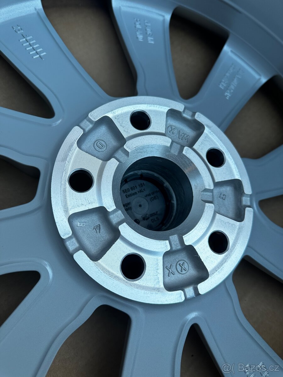 5x112 R19 8J ET45 Škoda Superb - 8