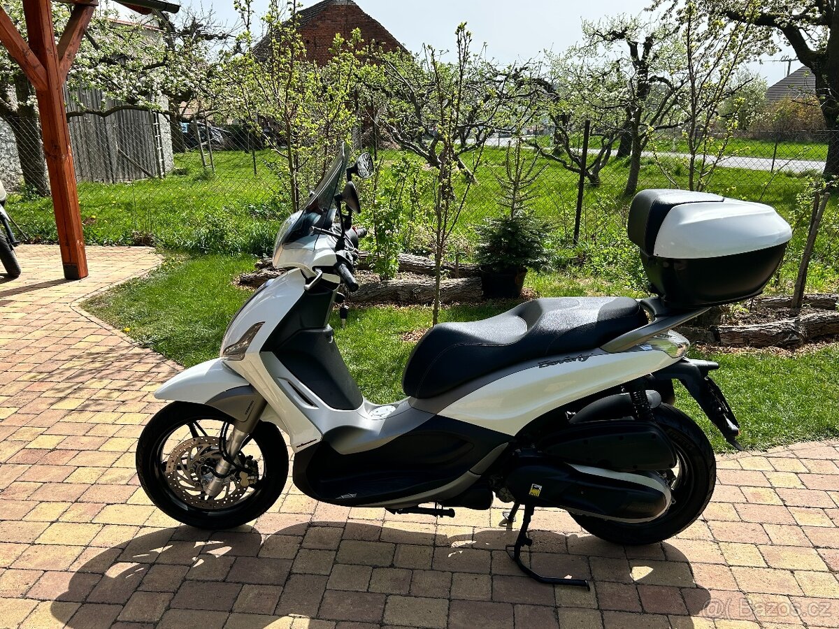 Piaggio Beverly 350 - 8