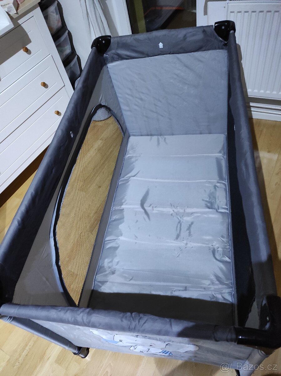 Cestovní postýlka - 8