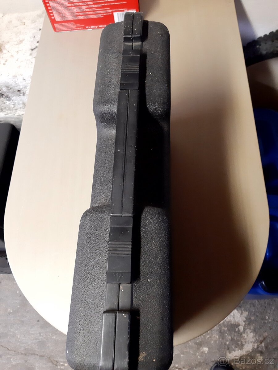 Hitachi akušroubovák+svítilna kufr - 8