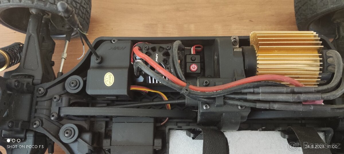 RC truggy 4x4 velikost 1:8 + nová baterie 14,8v 5400mAh.. - 8