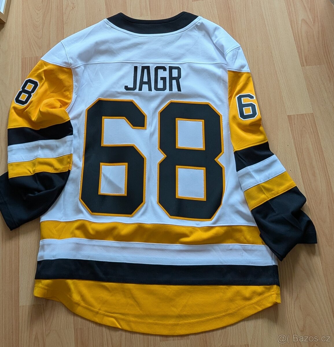 Hokejové dresy a artefakty všeho druhu - 8