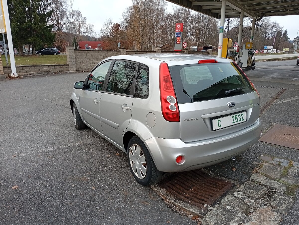 Ford Fiesta 1.3 benzín 2008 - 8