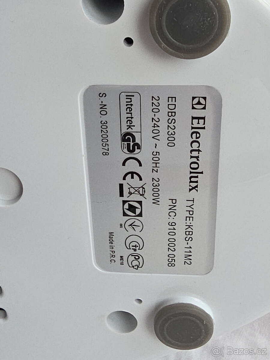 ELECTROLUX EDBS230 - LUXUSNÍ PARNÍ ŽEHLÍCÍ STANICE - 8