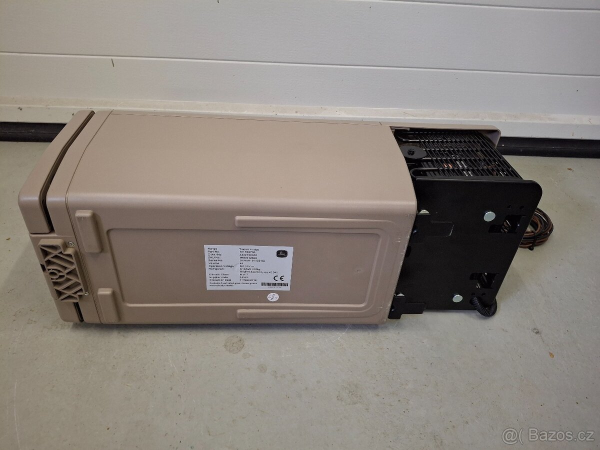 Originál lednice do traktoru John Deere - 8