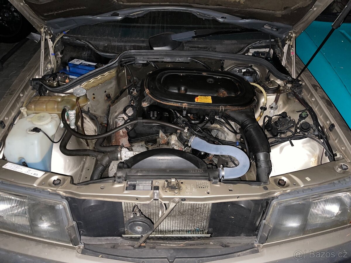 Mercedes Benz 190 E - 8