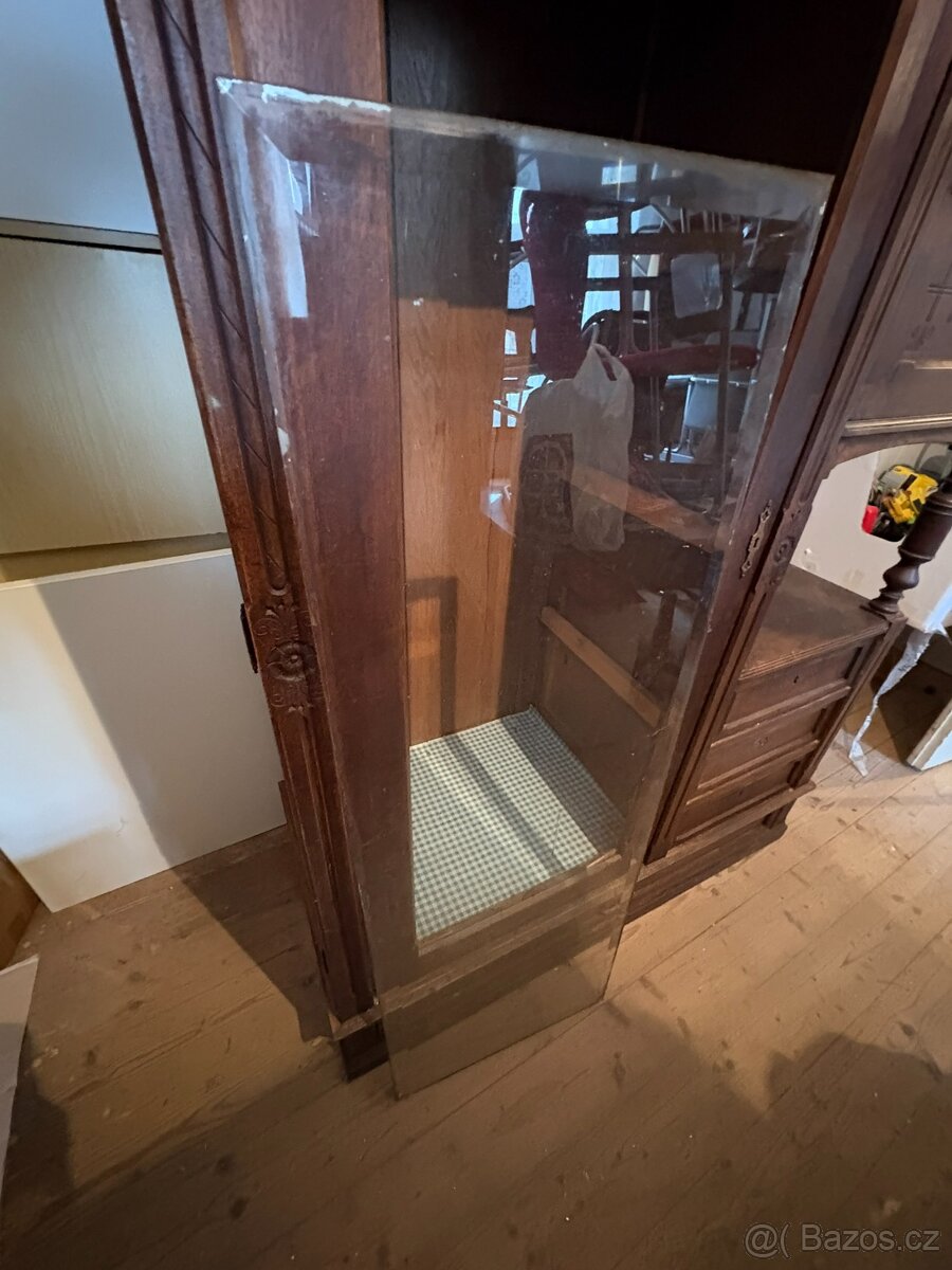 Starožitná skříň po restaurování - 8