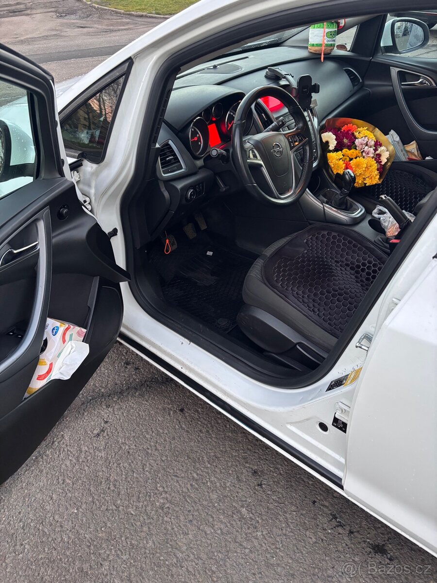 Opel Astra j 1.7 diesel - 8