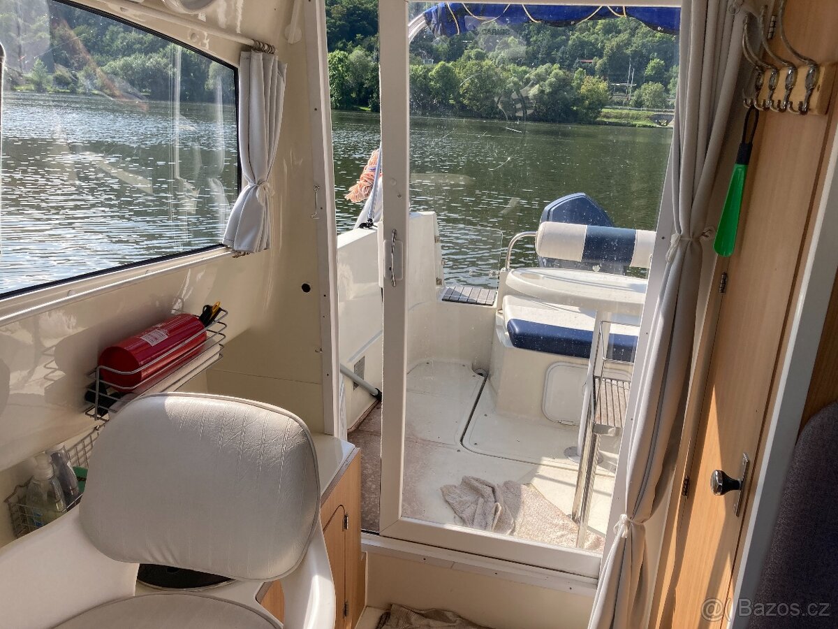 Motorová kajutová loď Bluestar Holiday 720 - 8