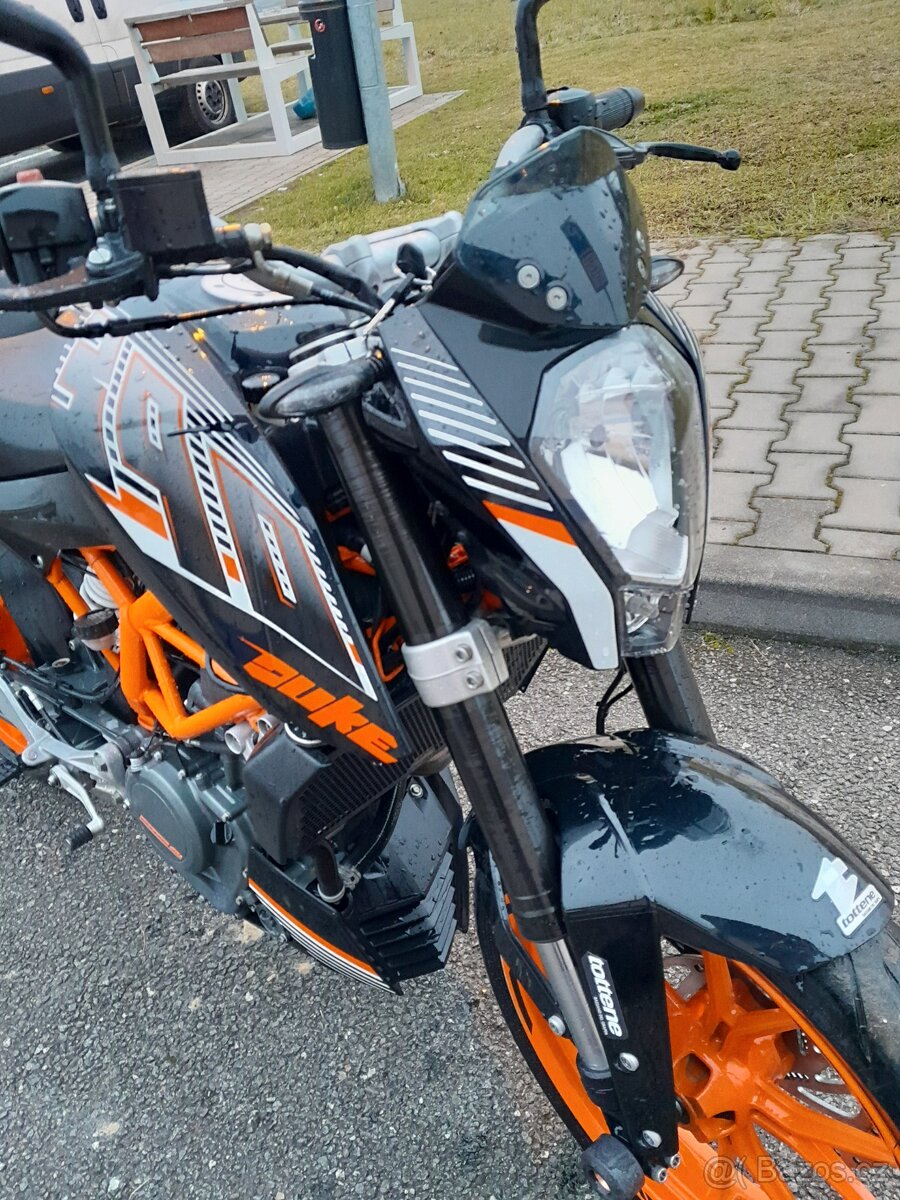 KTM Duke 390 ABS, 2016, 21tis.km, ZIMNÍ CENA - 8
