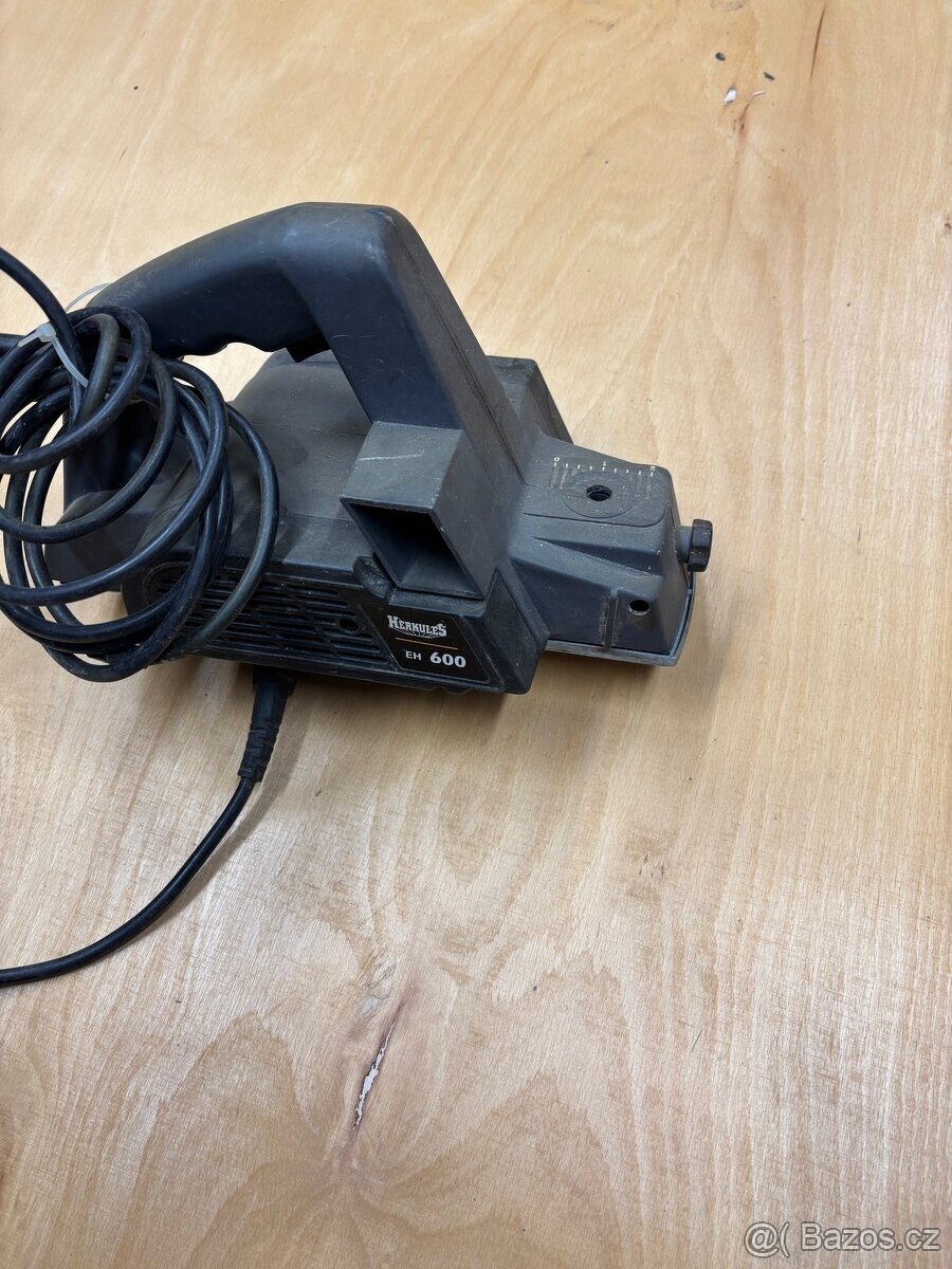 Hoblovka KDR 310 a hoblík. - 8