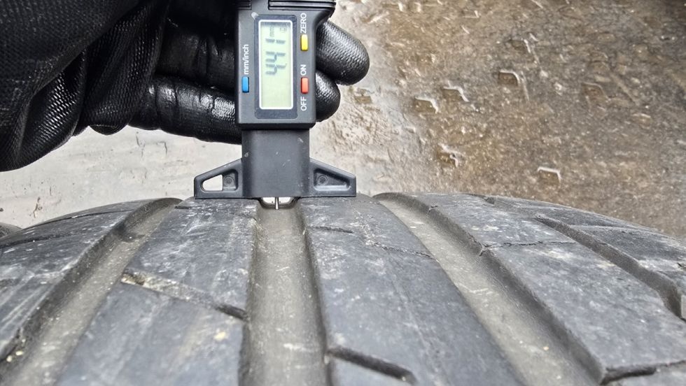 Letní pneu 255/40/19 Hankook - 8