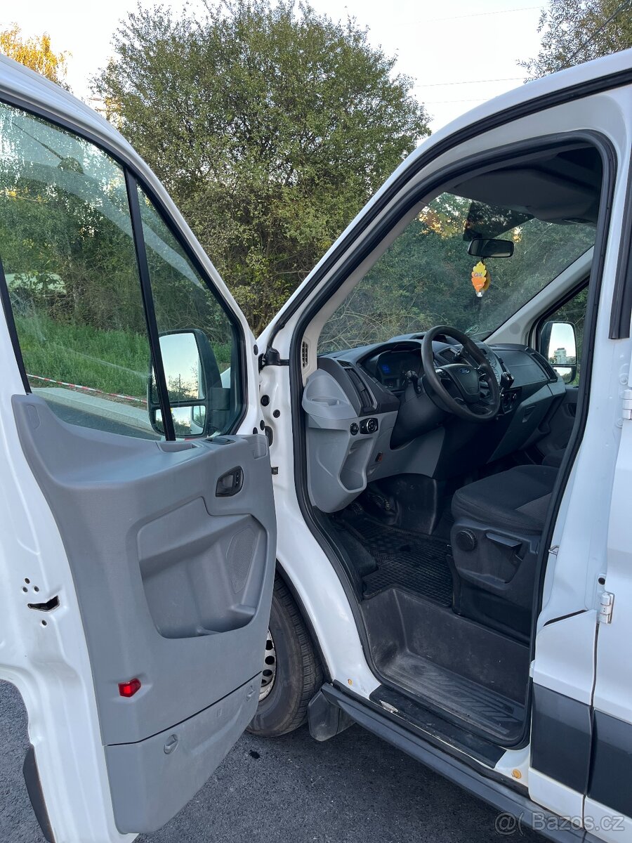 Ford Transit 2,2 TDCI 114kW, doublecab, valník, 7 míst - 8