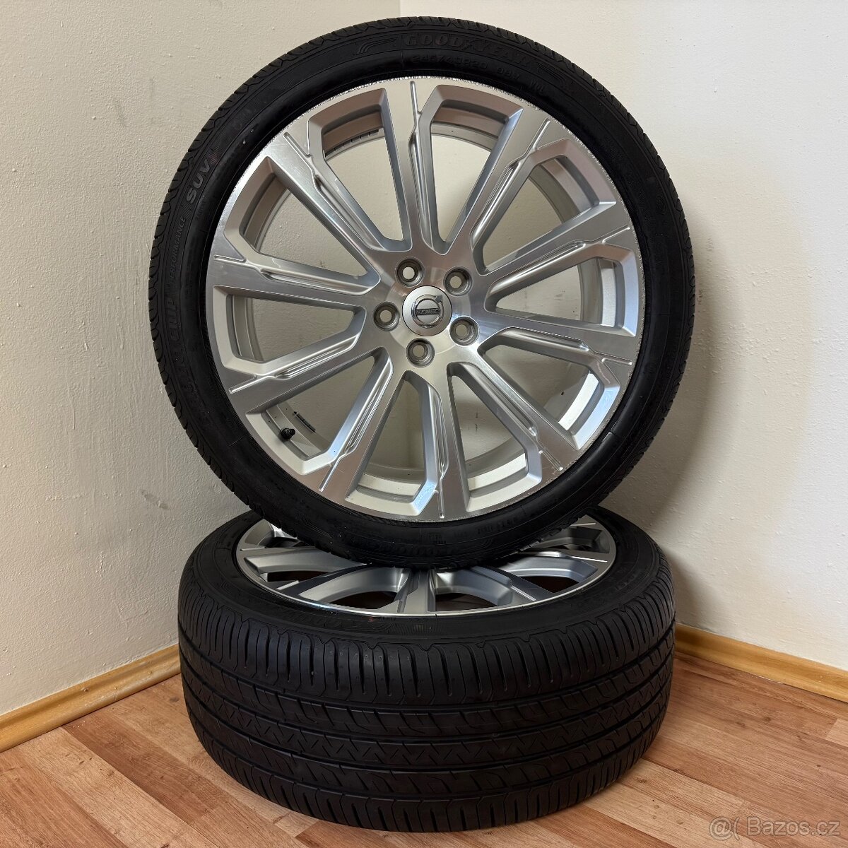 VOLVO V90 5x108 R20 ET42,5+LETNÍ 245/40R20 7,5mm - 8