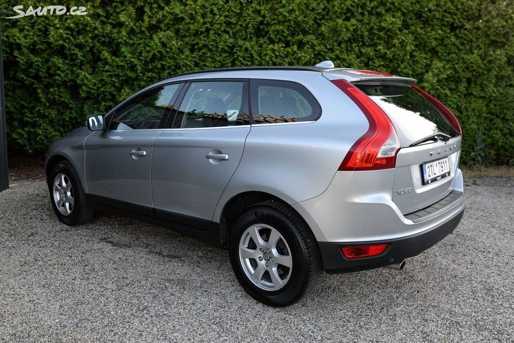 Volvo XC60 2.4 D3 MANUÁL - 8