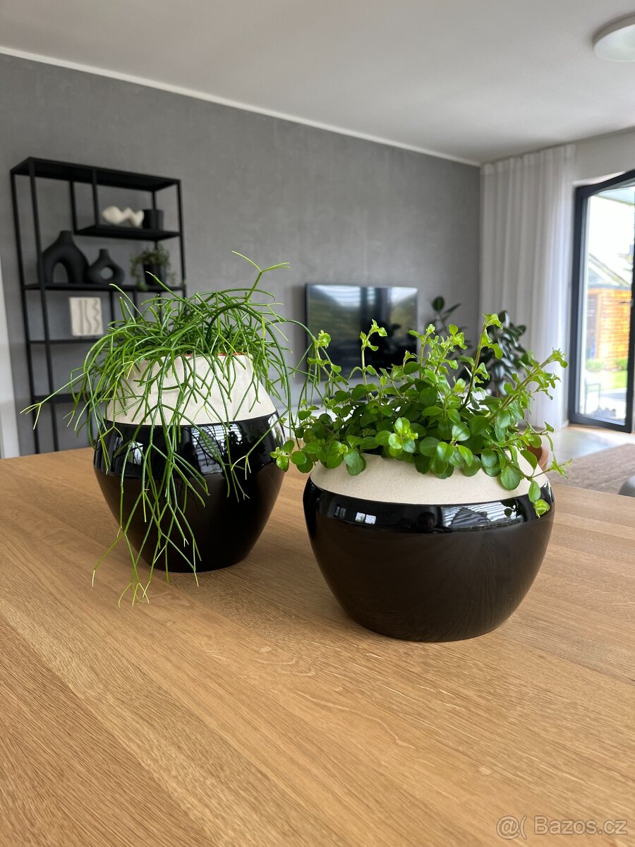 Vázy/dekorace na stojanu HM - 8