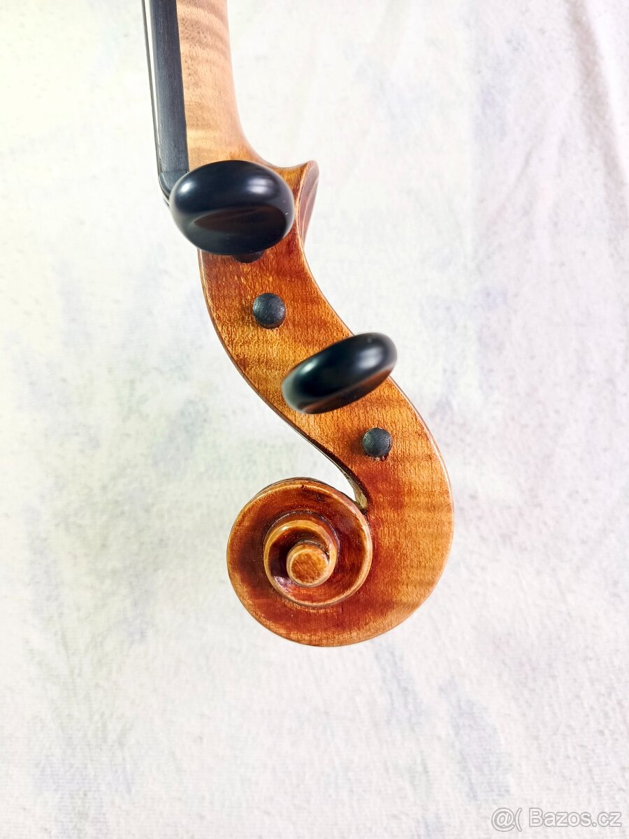 Housle 4/4 - 8