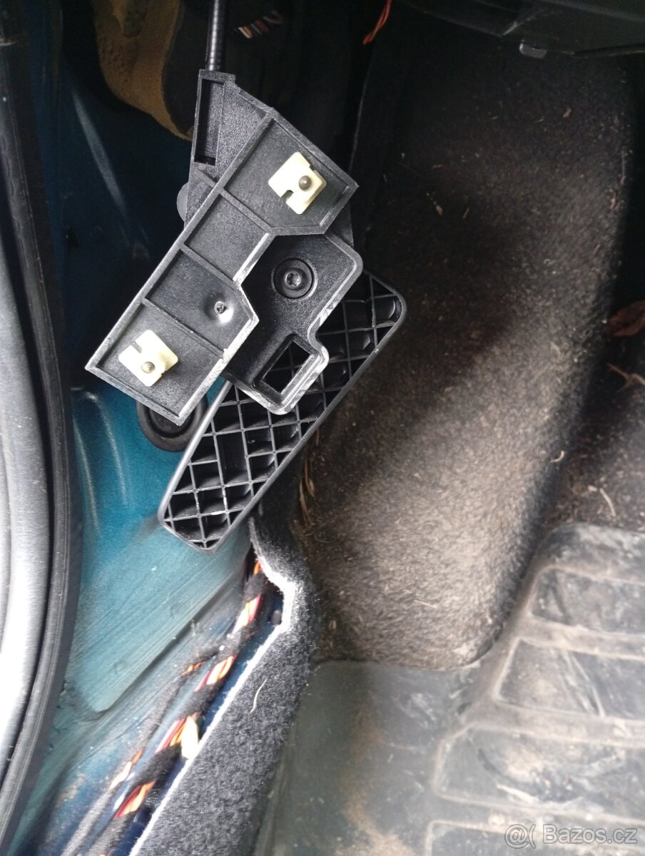 Škoda Rapid 1.6TDi 66kw r.v. 2014 pojízdné - 8