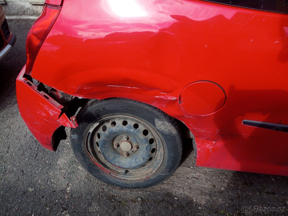 Renault TWINGO 1,2 - rok 2010, malá spotřeba, nízký nájezd - 8