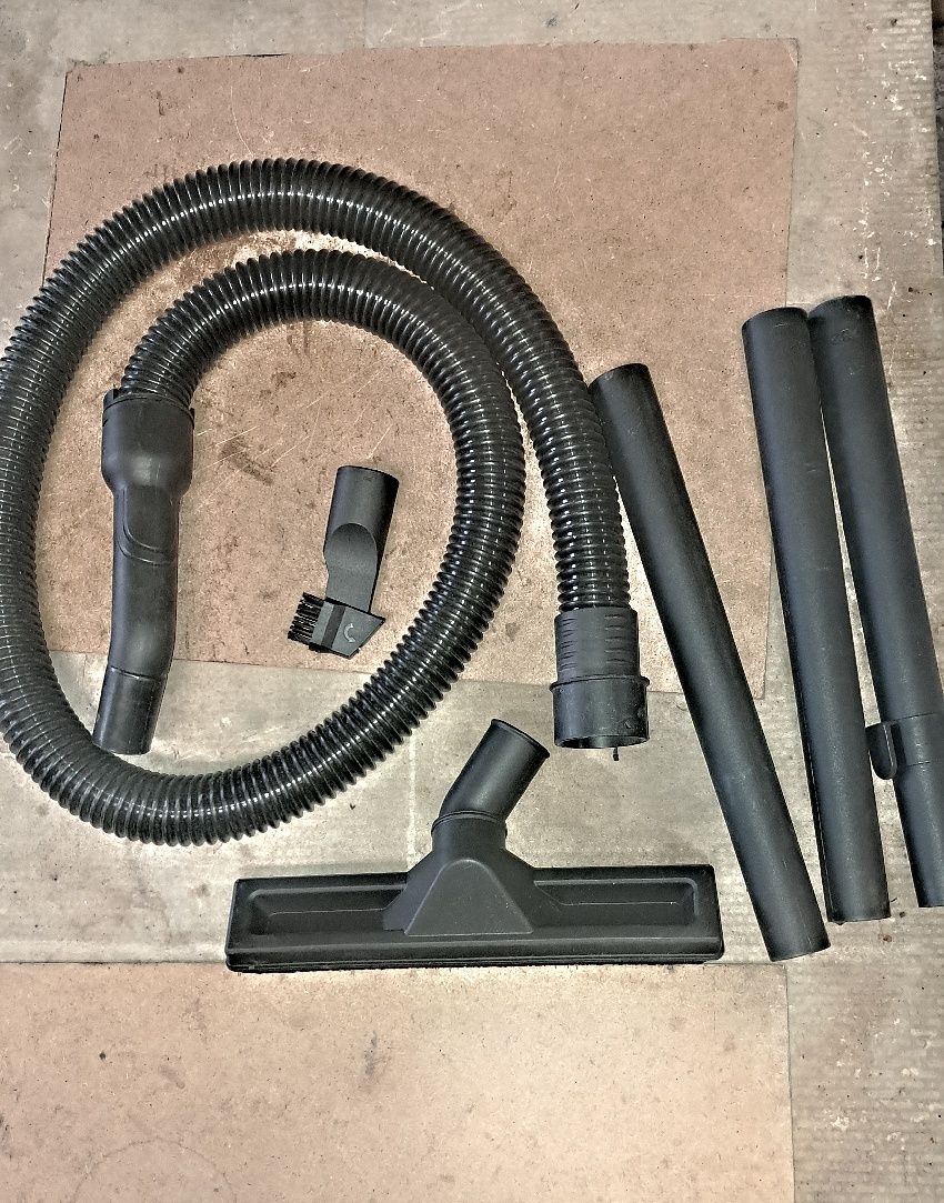 pracovní stůl+mnoho nářadí na dřevo - 8