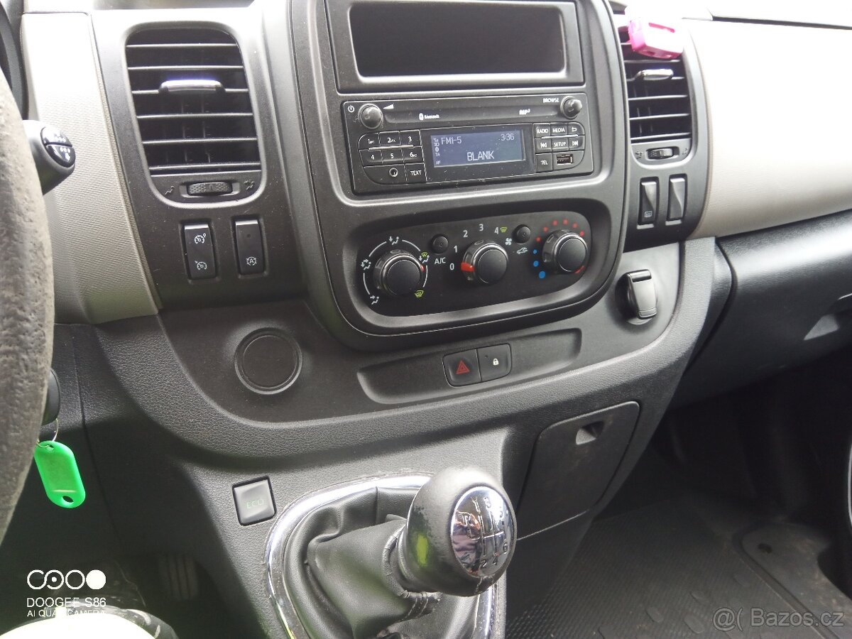 Prodám Renault Trafic 9 místný 2019 107 kw - 8