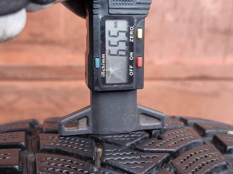 Zimní Dunlop 225/45/17 - 8