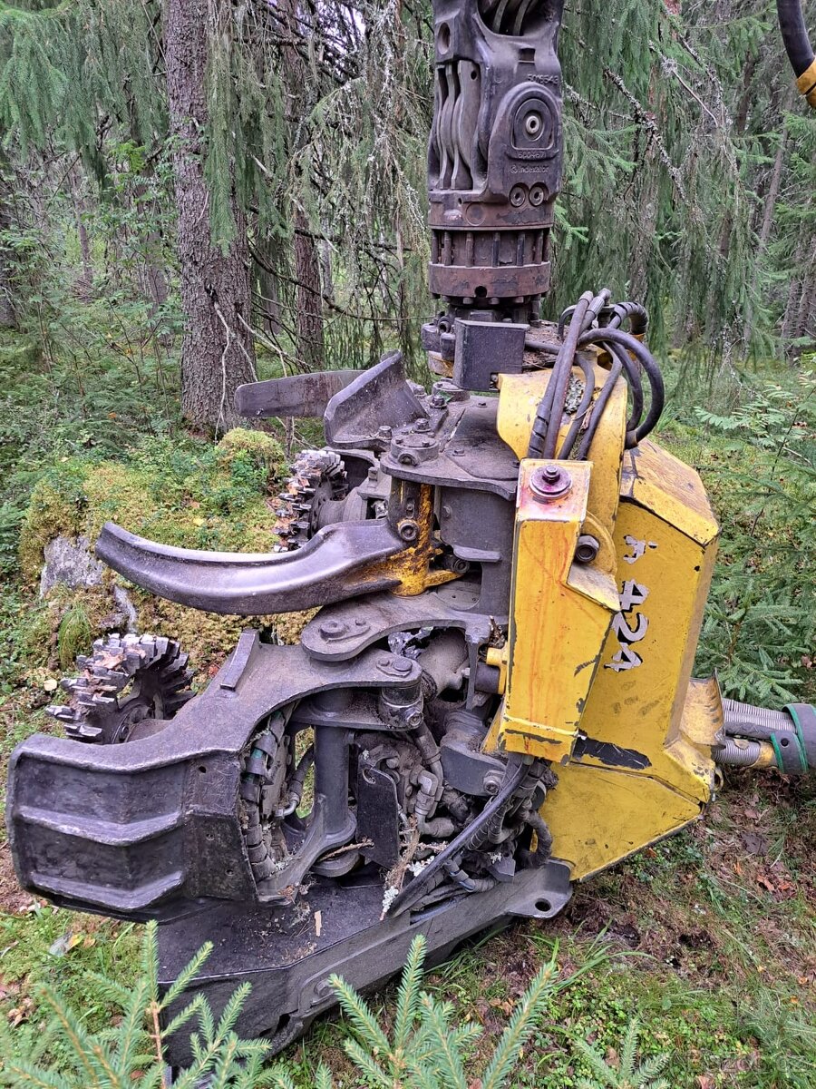 Harvestor JOHN DEERE 1170G - 8