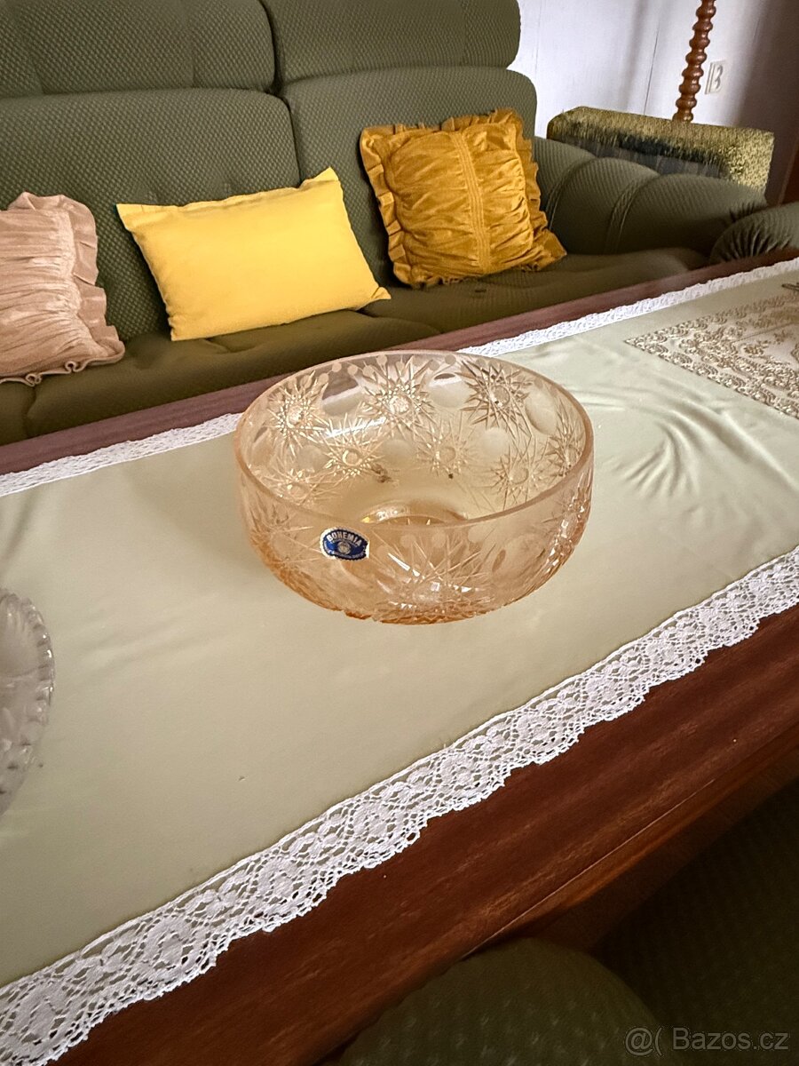 Spousta nábytku - 8