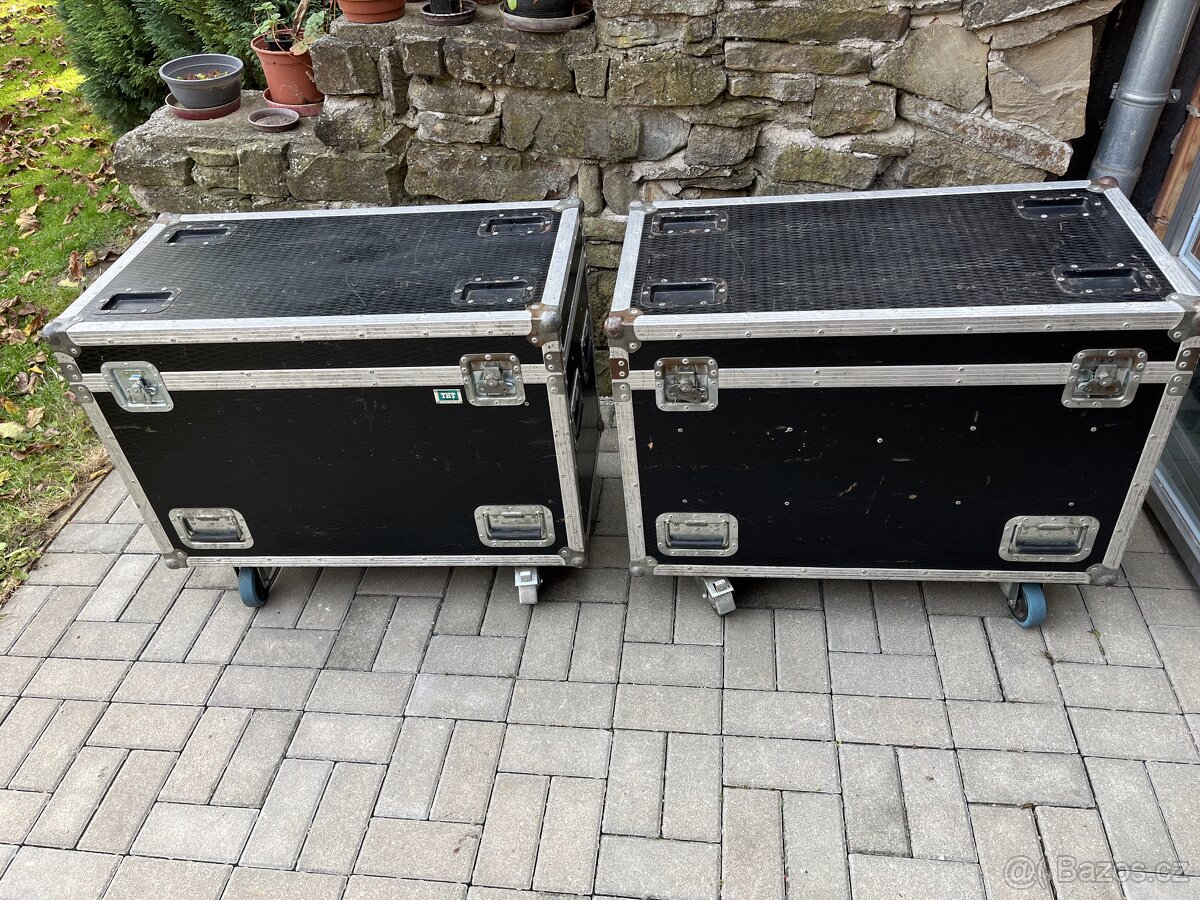 4x Futurelight MH660 spot + 2x case - 8
