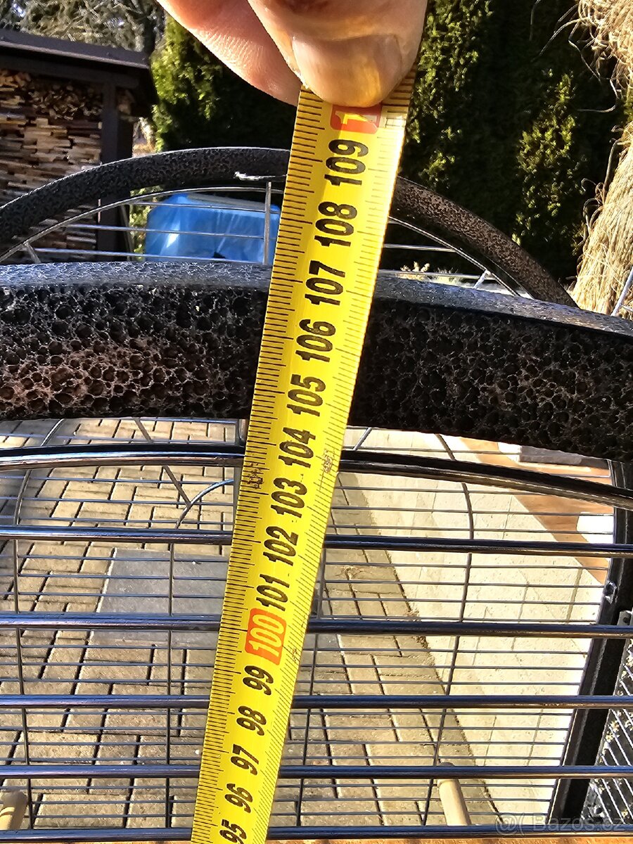 Klec pro papuška - 8