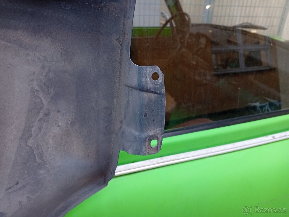 BMW E32 - přední blatníky - 8