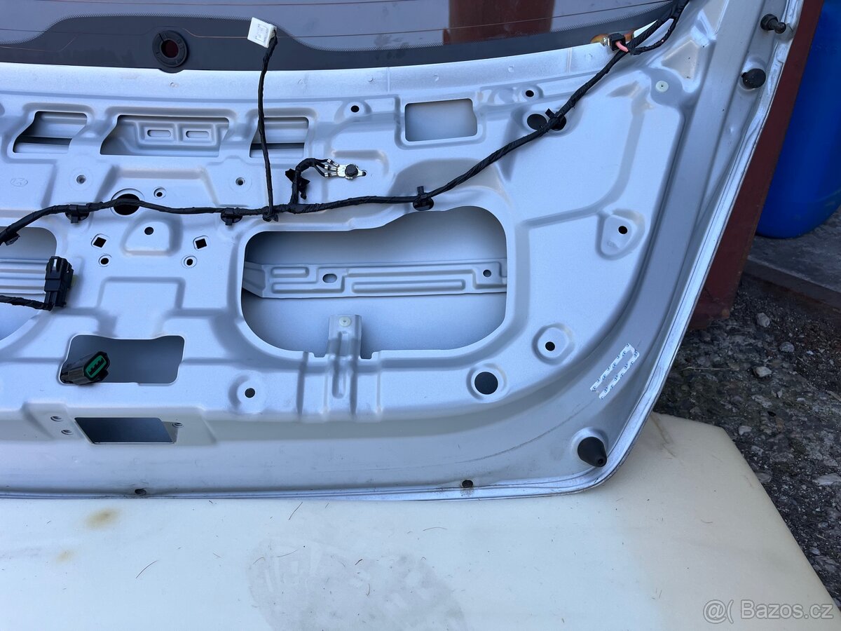 Páté dveře, zadní víko kufru Hyundai i30 5dv hatchback - 8