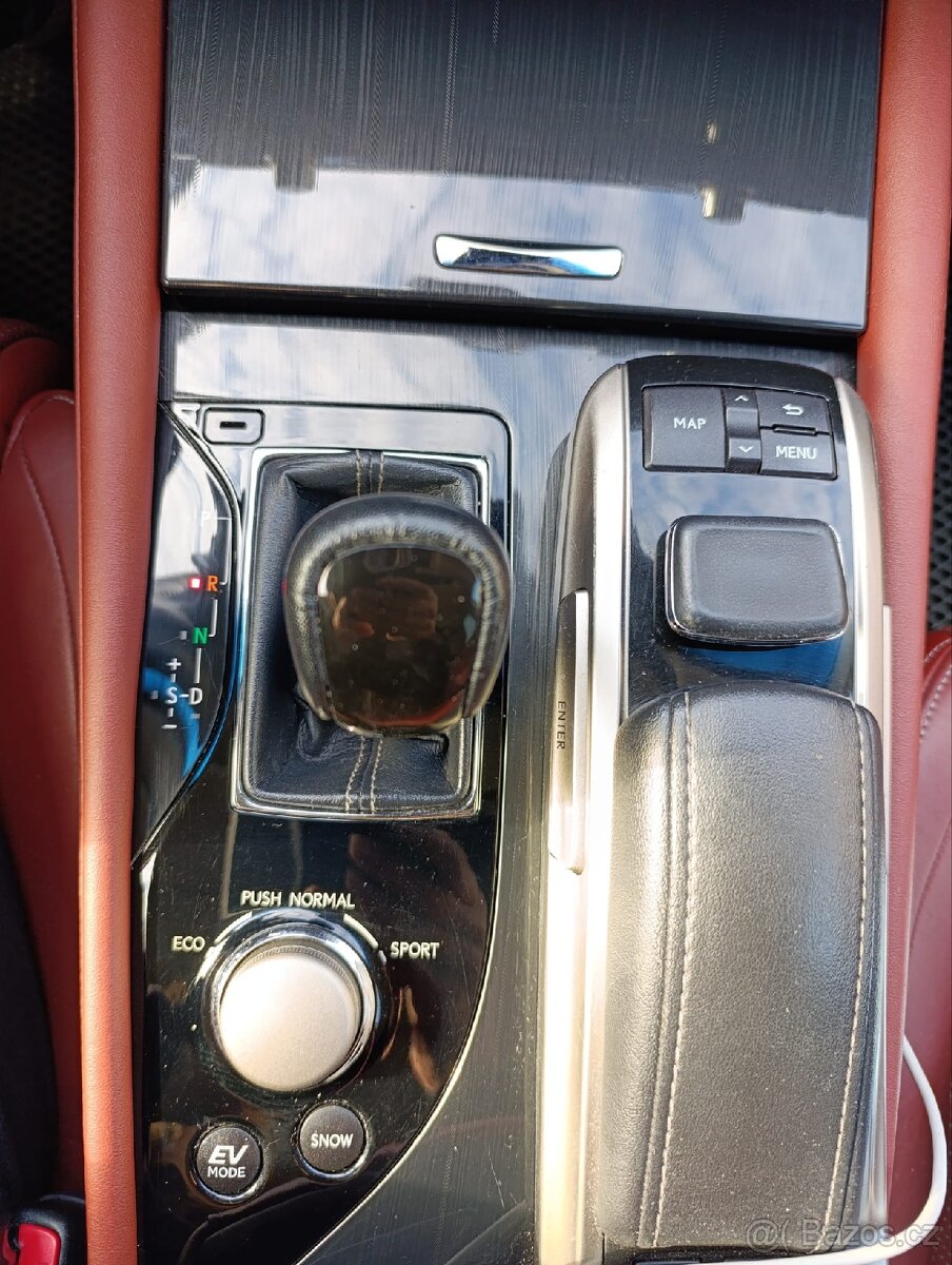 Lexus GS 300H - 8