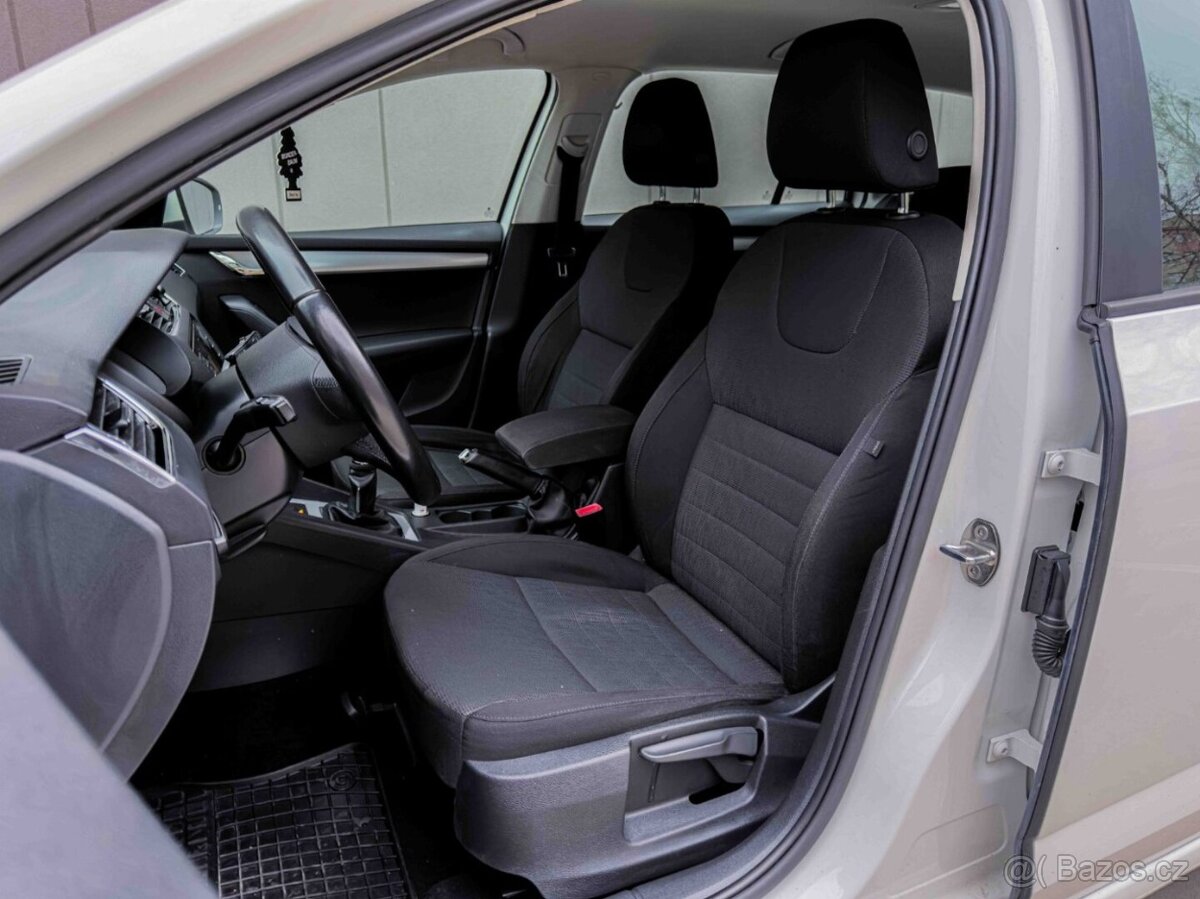 Škoda Octavia Combi 2.0 TDI Ambition - 8