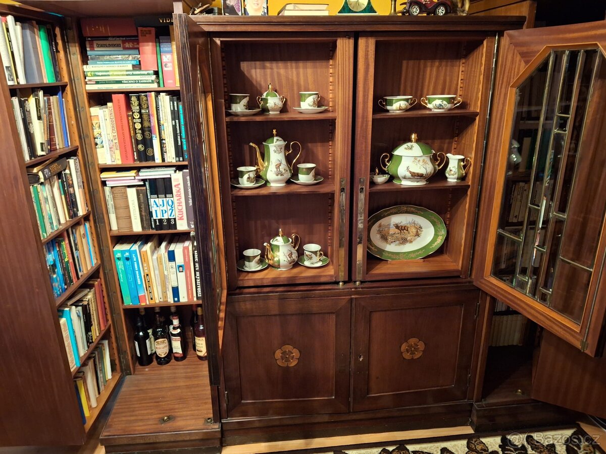 Secesní prosklená knihovna / vitrína B.Mayer - 8