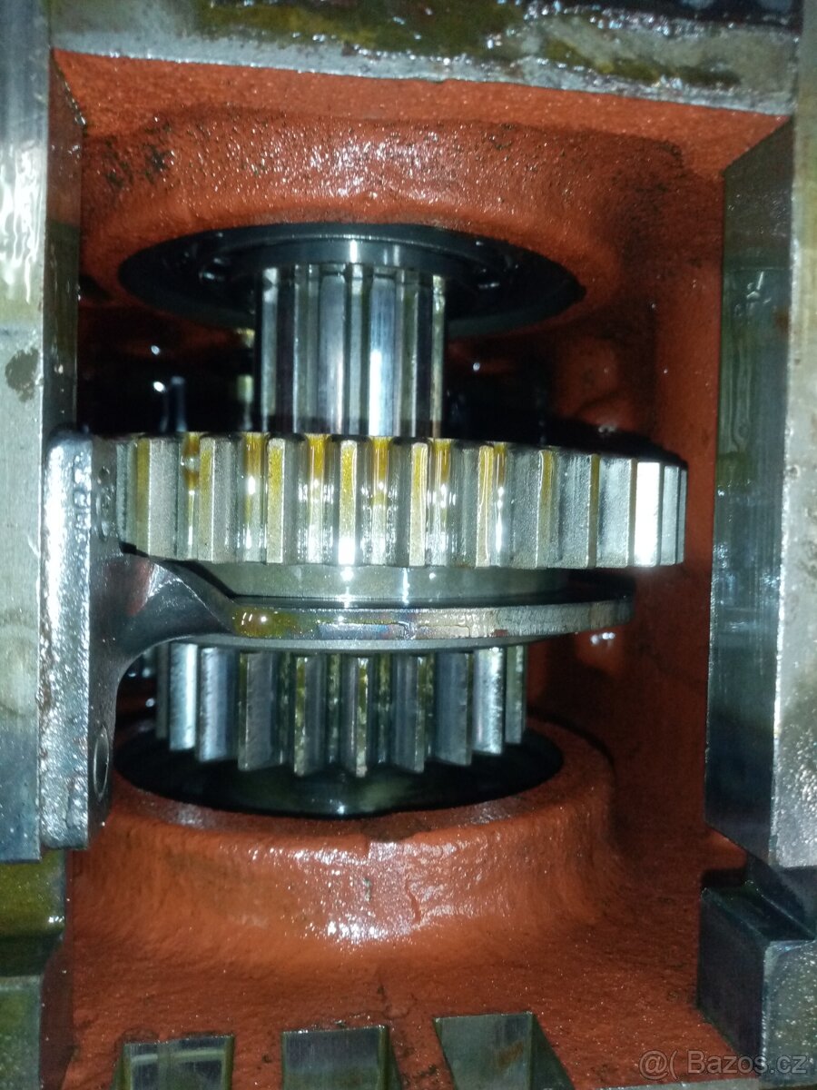 Převodovka, rozvodovka Zetor 3011 originál zetor Brno - 8