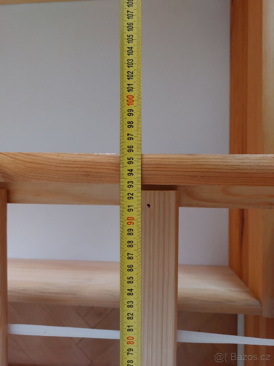 Dřevěná postel s úložným prostorem - 8