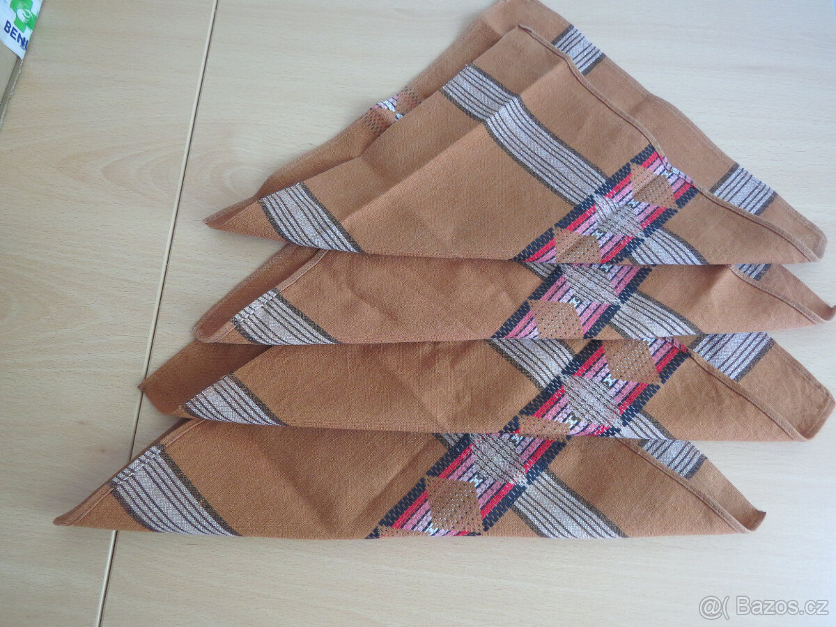 Hrnečky, obrázky, retro prostírání, andělíčci - 8