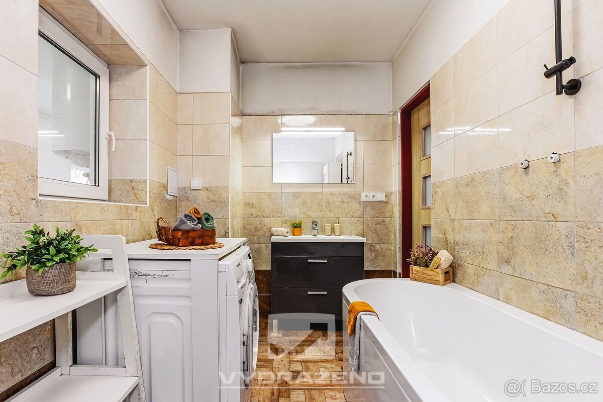 Dům (242 m2) s byty 4+kk (95,4 m2) a 3+kk (146,8 m2) v OV, Č - 8