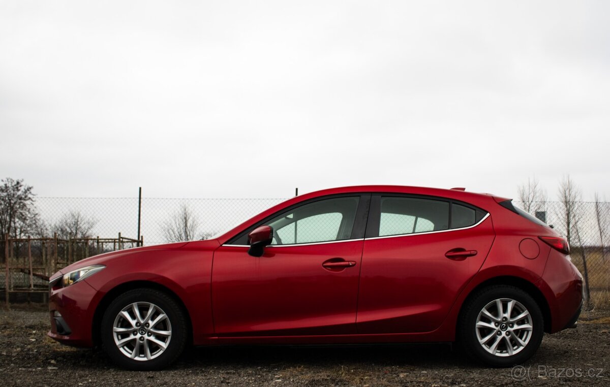 Prodám ojeté osobní auto Mazda 3 Hatchback 2015 - 8