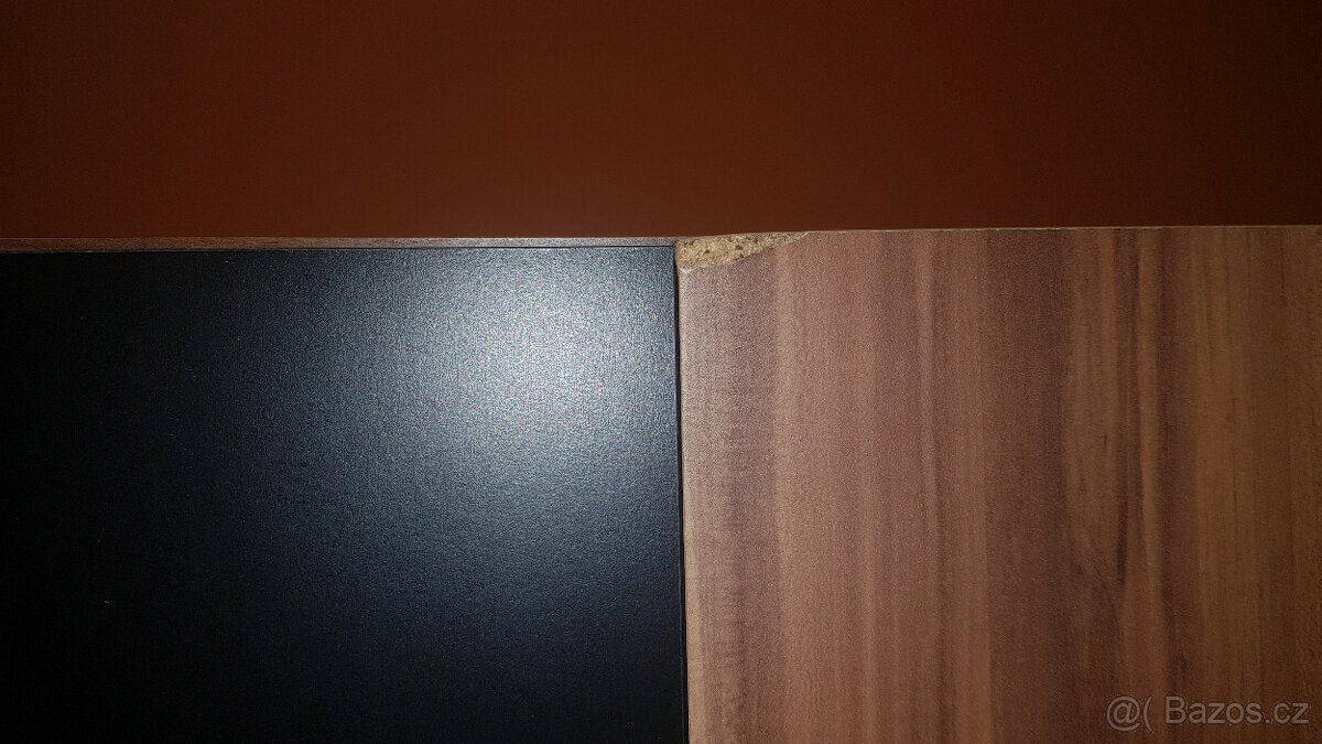 Skříň se zrcadlem - 8