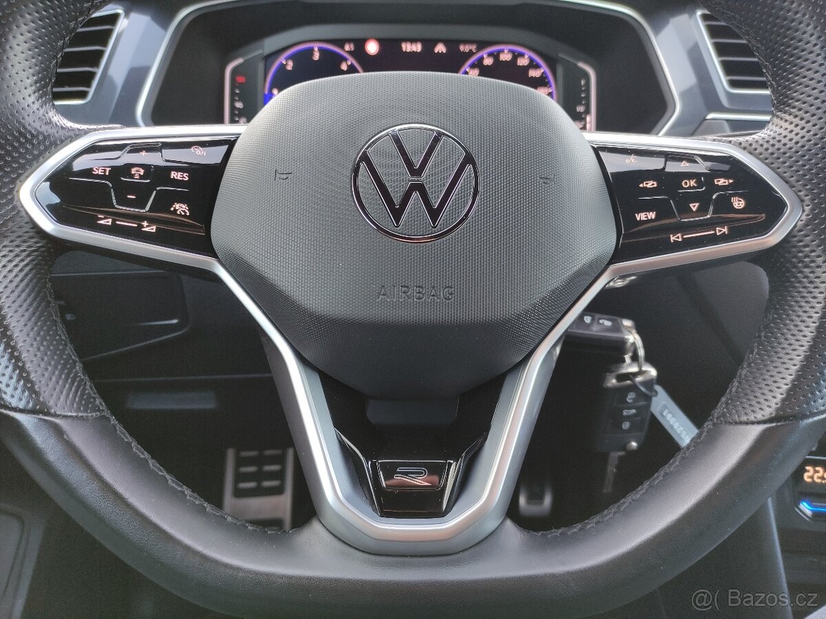 VW Tiguan 4Motion DSG R-Line VIRTUAL IQ LIGHT KAMERA TAŽNÉ - 8