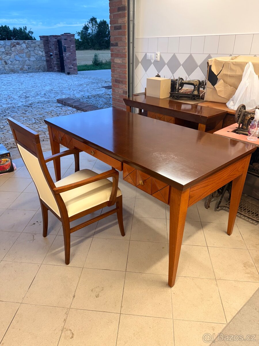 Dřevěný set - komoda, tv stolek, stůl s židlí - 8