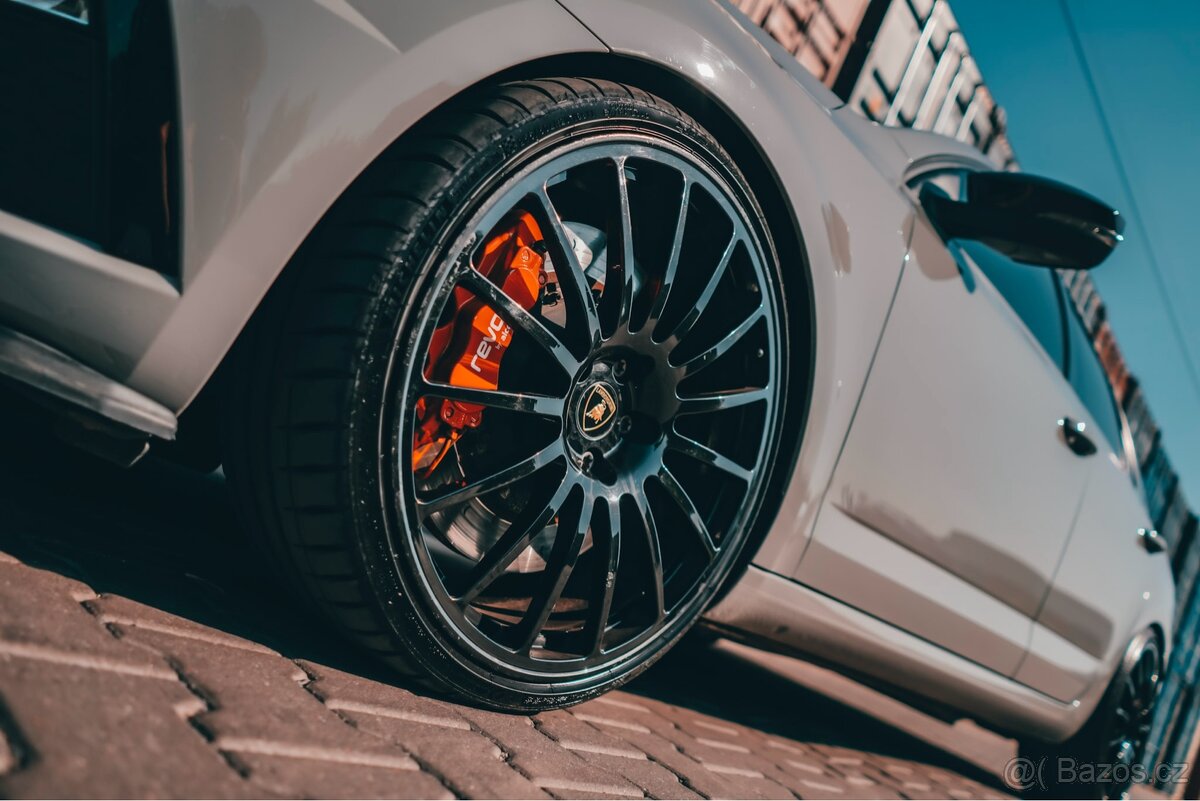 Škoda Octavia RS 245 Combi - 8