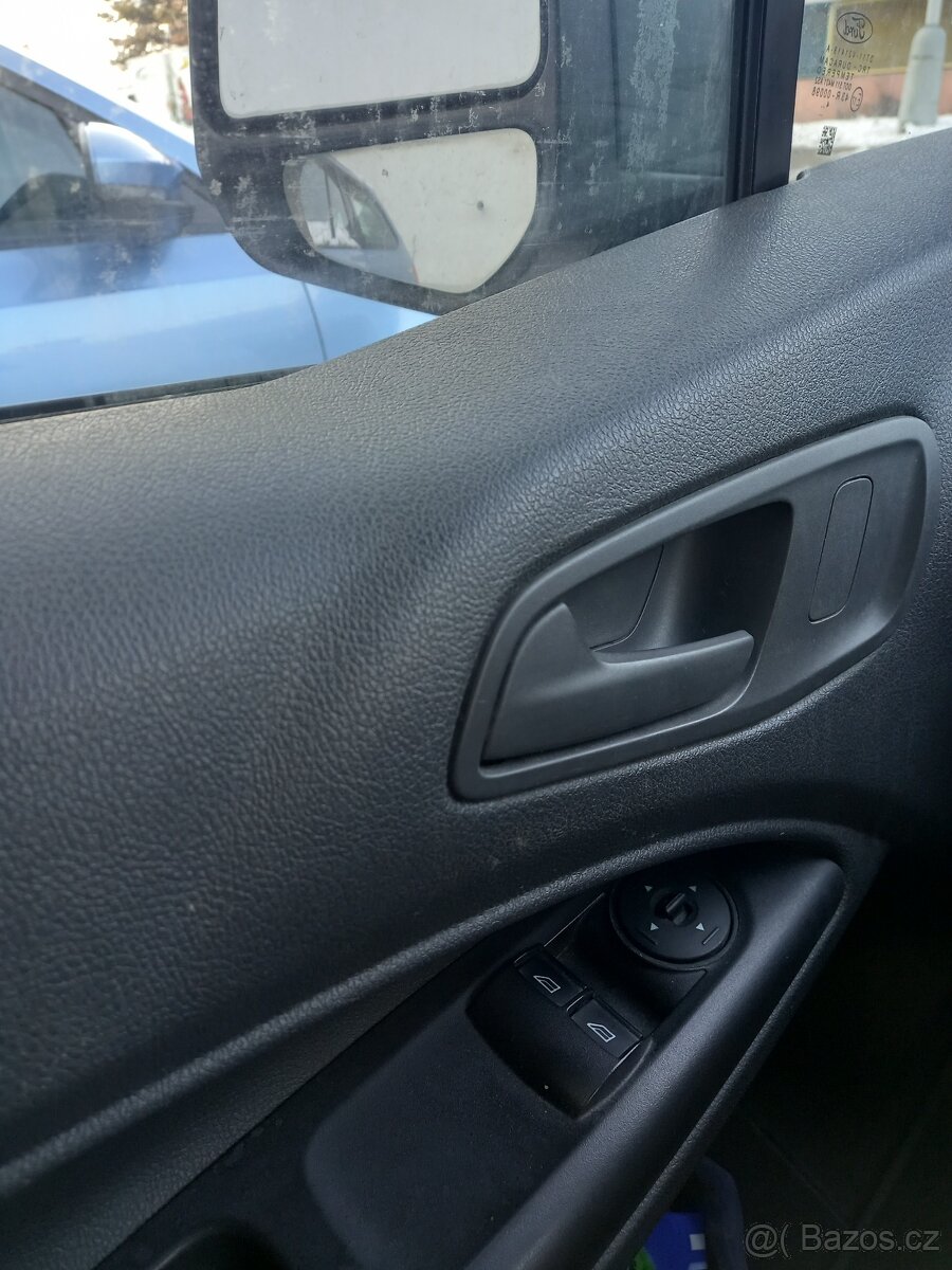 Ford Tranzit Connect - 8