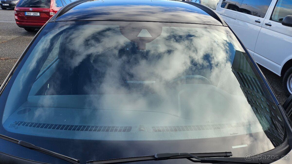 Dražba Ford Kuga 2.5i PHEV 112 kW + 53 kW - 8