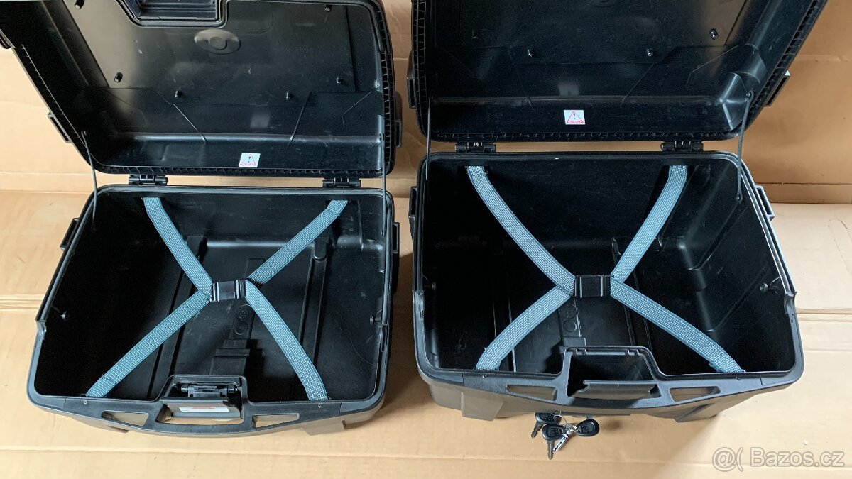 Triumph Tiger 800 / sada bočních kufrů, nosiče Givi/Kappa - 8